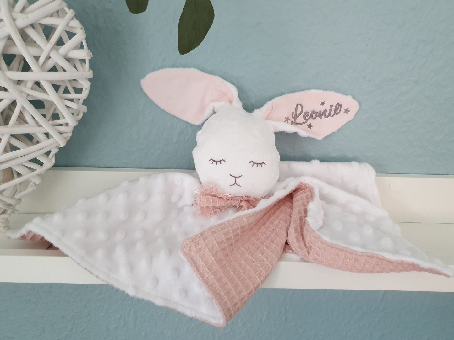 Kuscheltier Hase Hoppi - mit Namen Weiß/Rosa