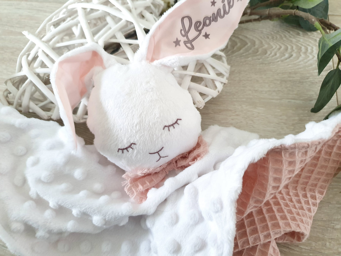 Kuscheltier Hase Hoppi - mit Namen Weiß/Rosa