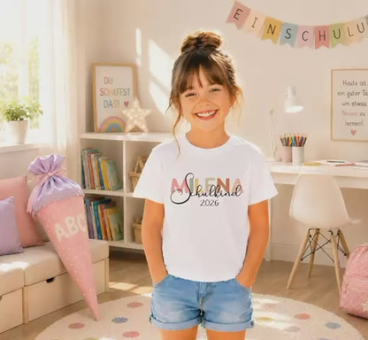 Schulkind 2026 T-Shirt personalisiert mit Name | Einschulung