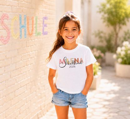 Schulkind 2026 T-Shirt personalisiert mit Name | Einschulung
