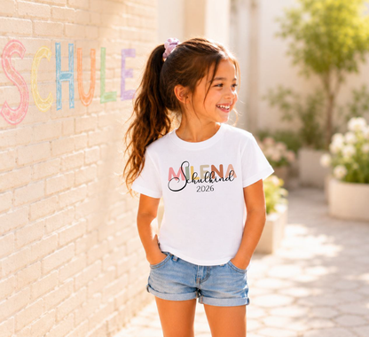 Schulkind 2026 T-Shirt personalisiert mit Name | Einschulung